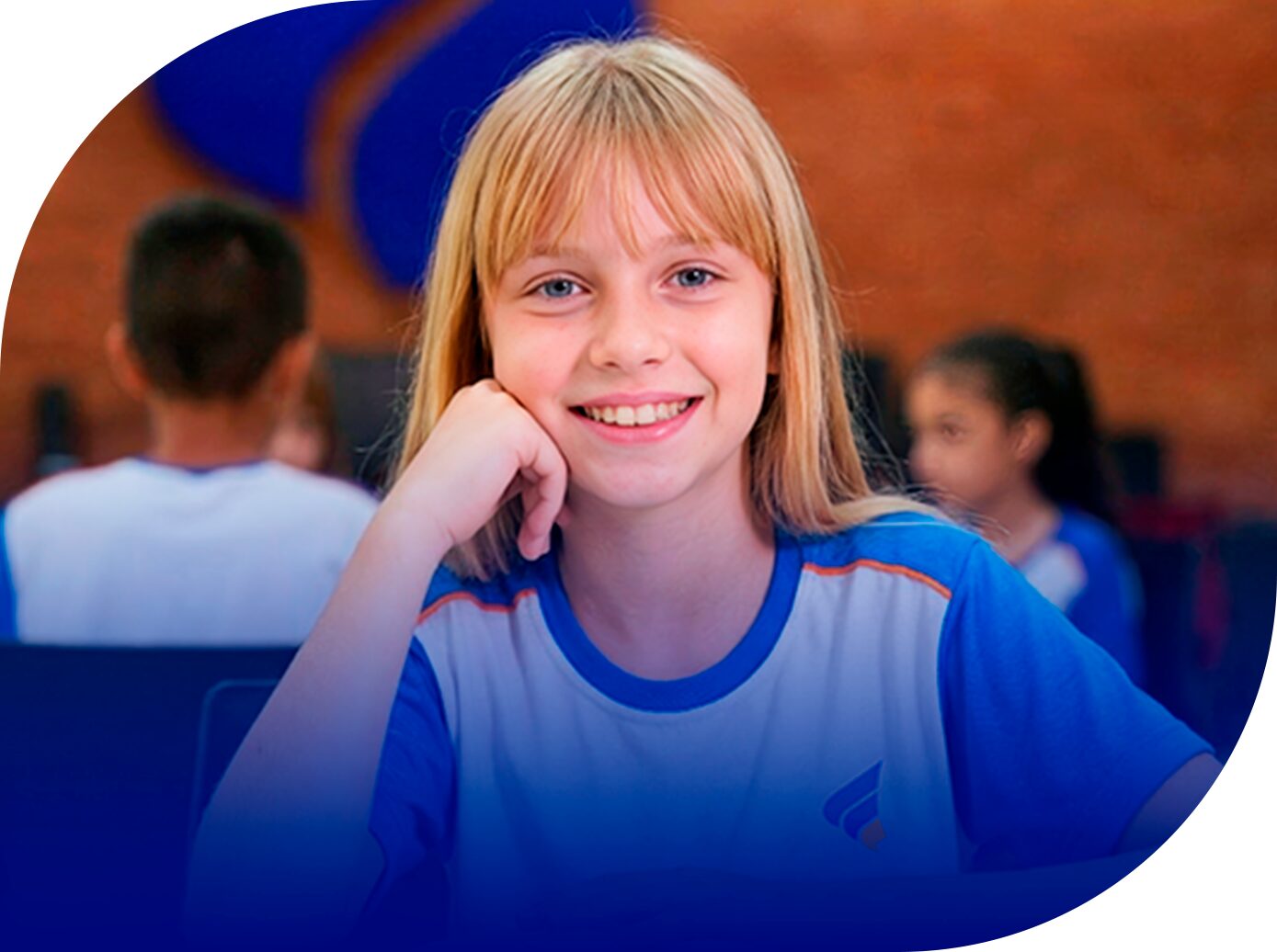 Ensino Fundamental II - Alunos em laboratório